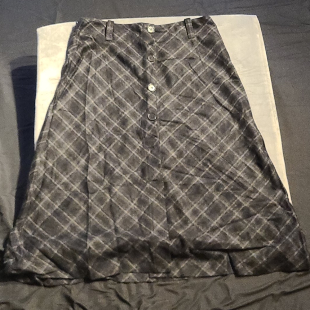 Black wool skirt